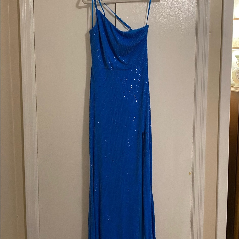 Elegant Blue Sequin Formal/Prom Dress